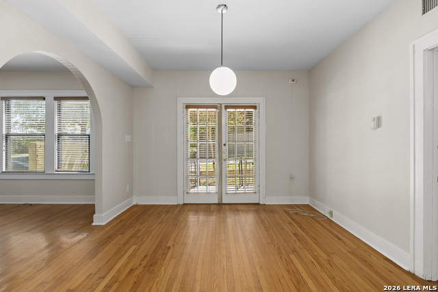 526 Pershing Ave Property Photo 10