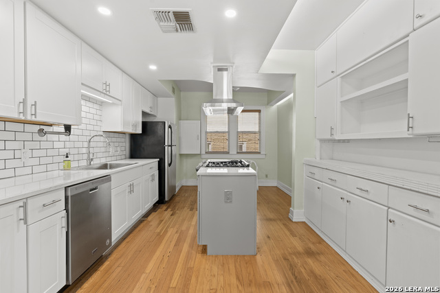 526 Pershing Ave Property Photo 11