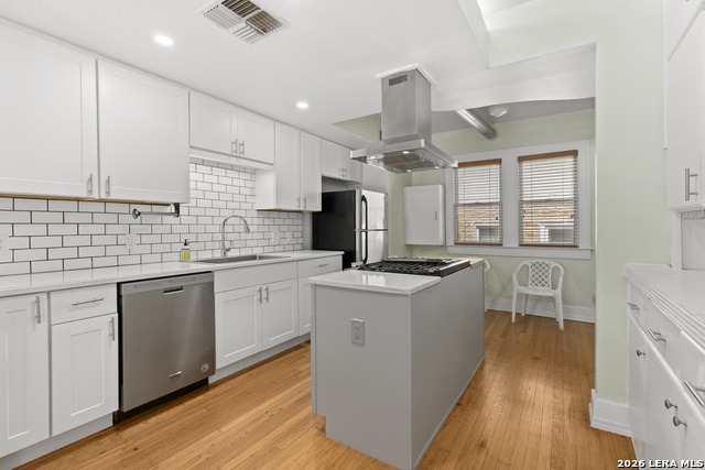 526 Pershing Ave Property Photo 12