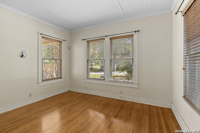526 Pershing Ave Property Photo 18
