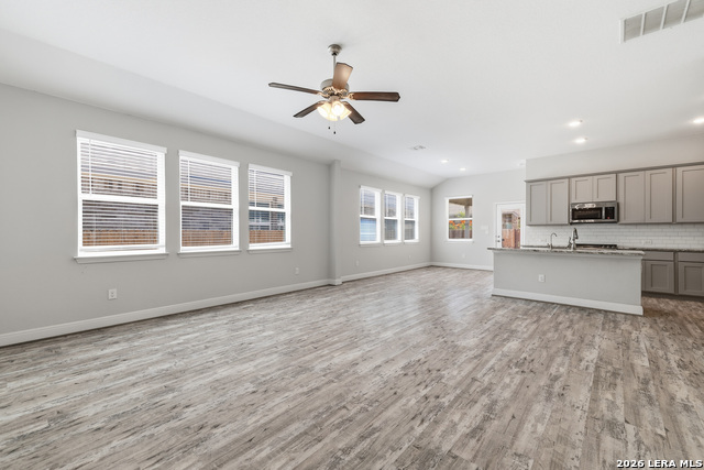 12146 Casparis Property Photo 4
