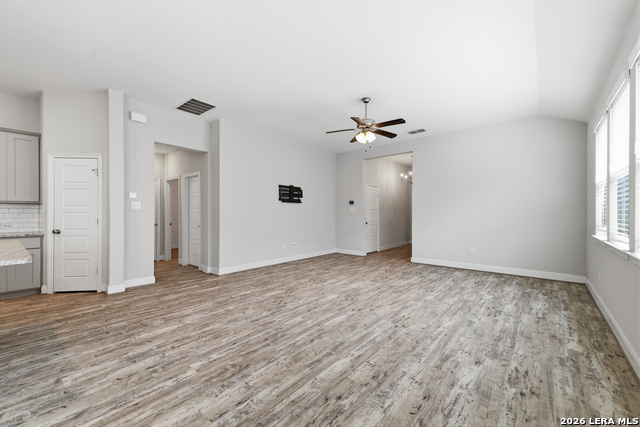 12146 Casparis Property Photo 7