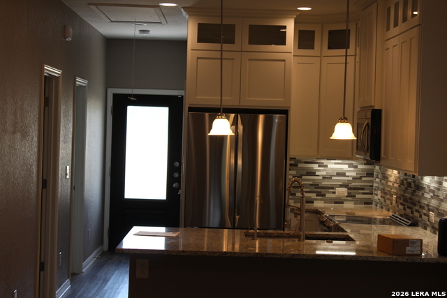 1303 Lombrano St Property Photo 4