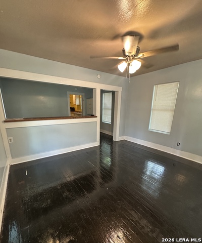 307 E Lambert Property Photo 2