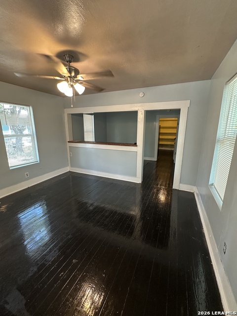 307 E Lambert Property Photo 3