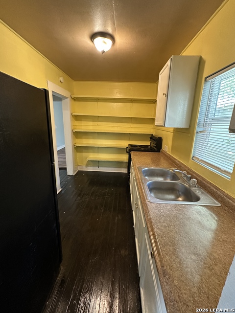 307 E Lambert Property Photo 5