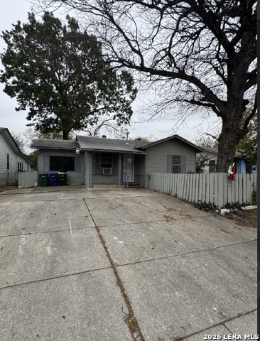 2002 Amerada St Property Photo 2