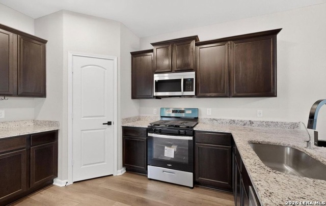 15022 Harbor Lndg Property Photo 10