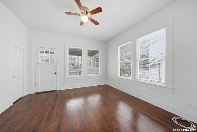 141 E Woodlawn Ave Property Photo 15