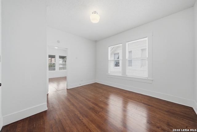 141 E Woodlawn Ave Property Photo 36