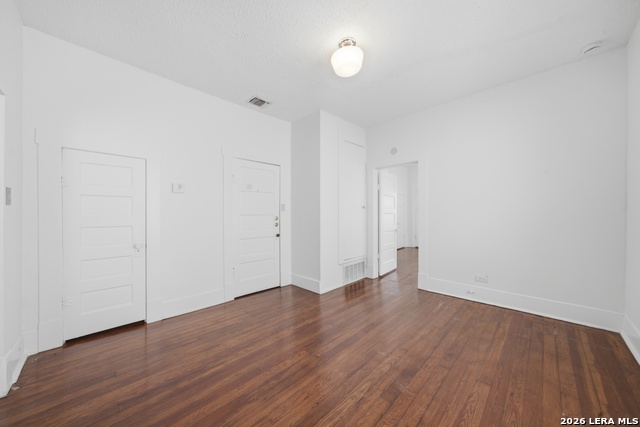 141 E Woodlawn Ave Property Photo 39