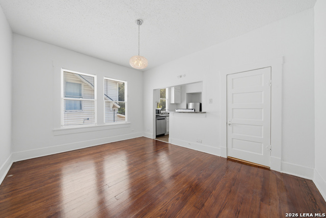141 E Woodlawn Ave Property Photo 48
