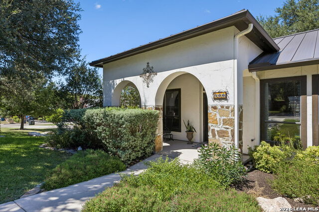 406 Marsh Oval Property Photo 3