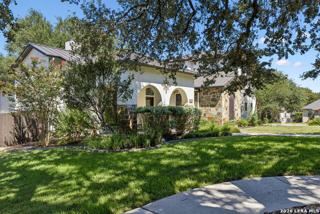 406 Marsh Oval Property Photo 4