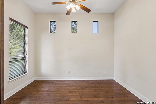406 Marsh Oval Property Photo 6