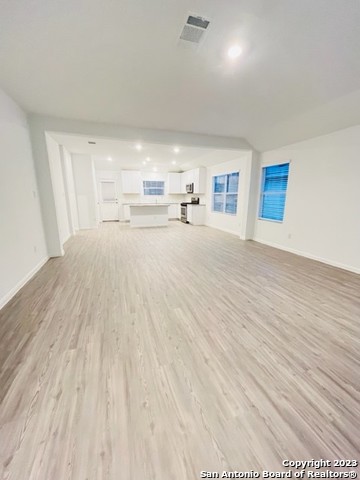 10419 Beachball Bend Property Photo 4