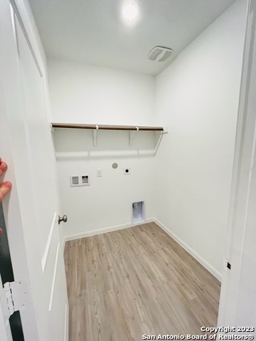 10419 Beachball Bend Property Photo 9