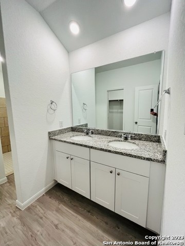 10419 Beachball Bend Property Photo 12