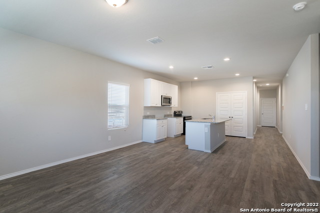 1149 Gracie Way Property Photo 6