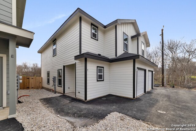 6734 Summer Fest Dr Property Photo 3