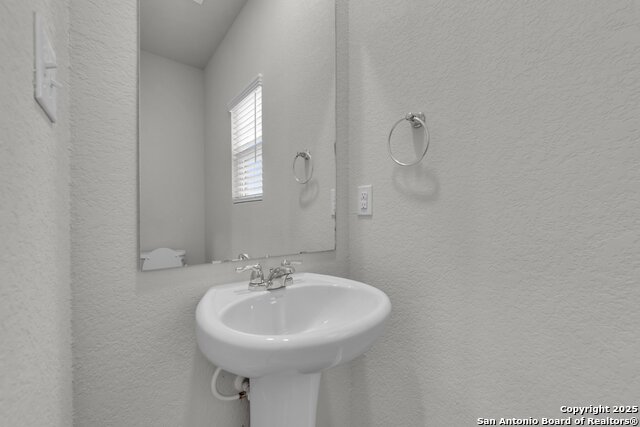 6734 Summer Fest Dr Property Photo 5