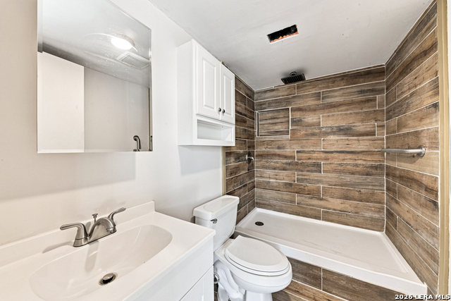 1131 Babcock Rd Property Photo 6