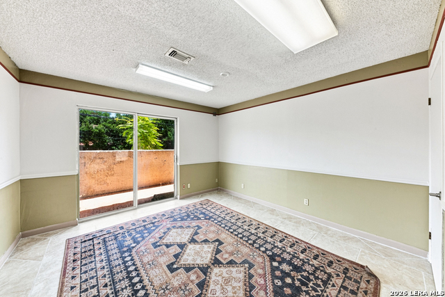 1131 Babcock Rd Property Photo 8