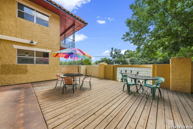 1131 Babcock Rd Property Photo 14