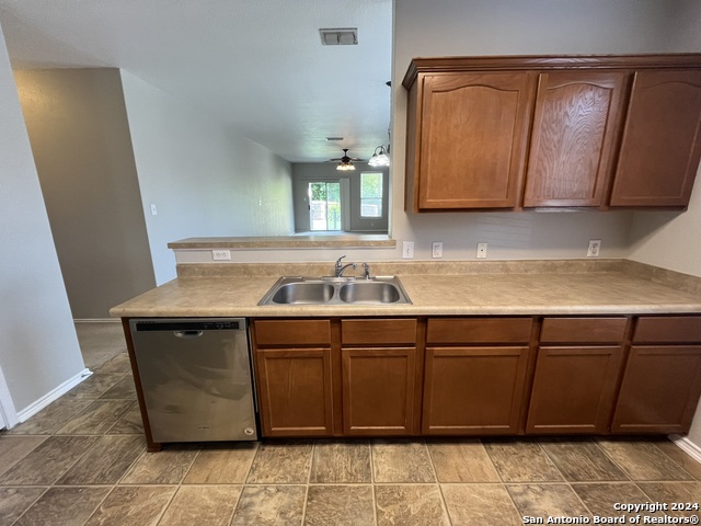 5302 Lowry Peterson Property Photo 6