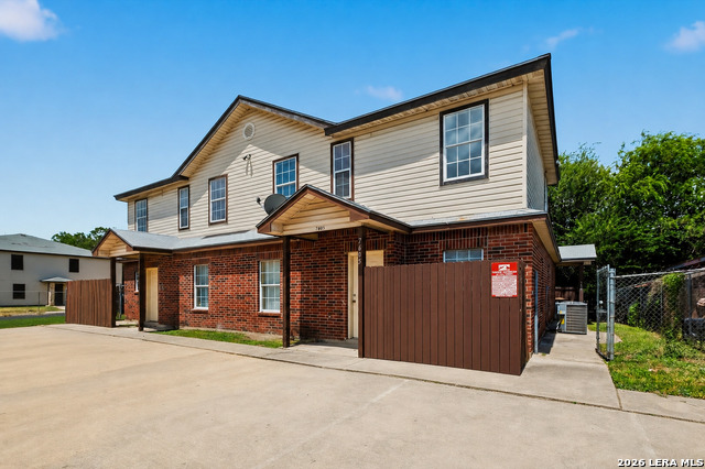 7605 Windsor Oaks Property Photo 1