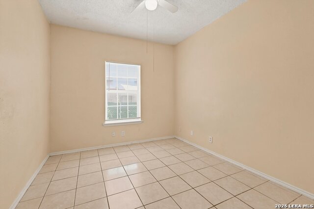 7605 Windsor Oaks Property Photo 8