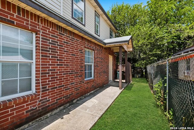 7605 Windsor Oaks Property Photo 15