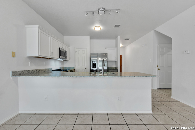 26803 Sparrow Rdg Property Photo 5