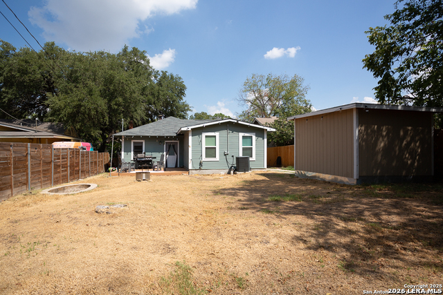 638 Avant Ave Property Photo 14