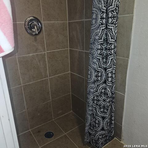 1211 Gladstone Property Photo 4