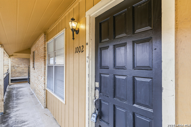 923 Vance Jackson Property Photo 1
