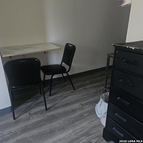1211 Gladstone Property Photo 2