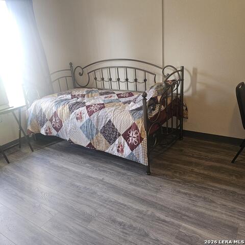 1211 Gladstone Property Photo 1