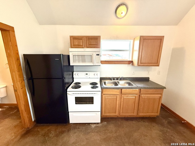 573 State Highway 97 E Property Photo 5