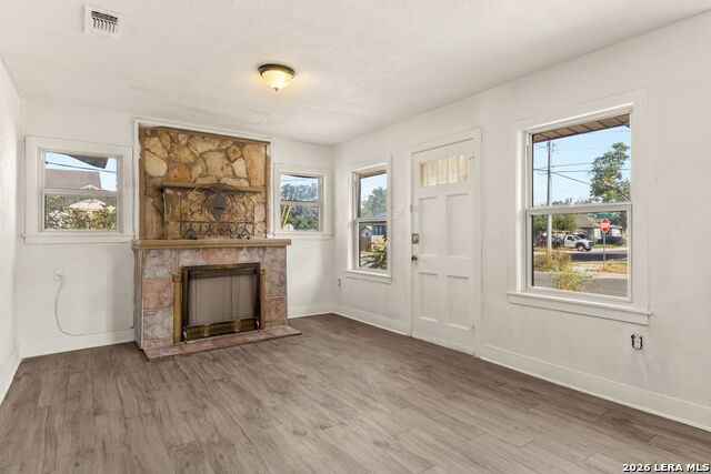 401 E Weinert St Property Photo 8