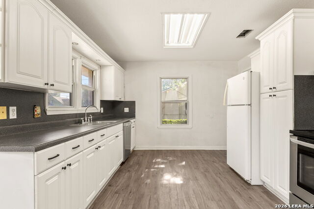 401 E Weinert St Property Photo 12