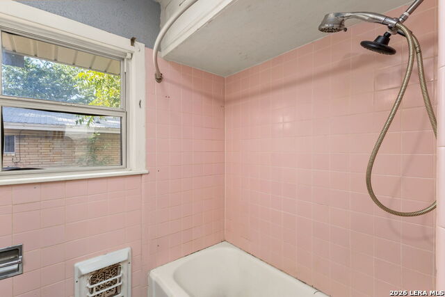 401 E Weinert St Property Photo 17