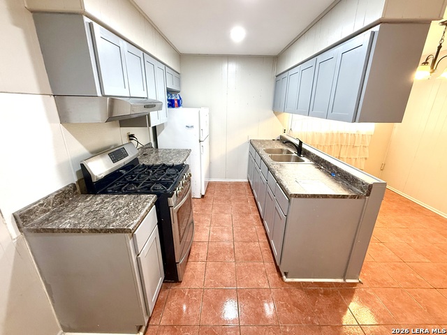 1820 W Southcross Blvd Property Photo 12