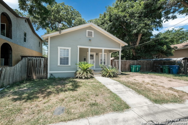 207 Hill St Property Photo 2
