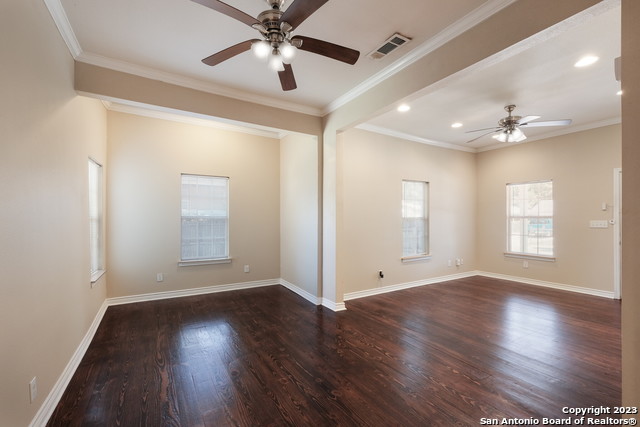 207 Hill St Property Photo 5