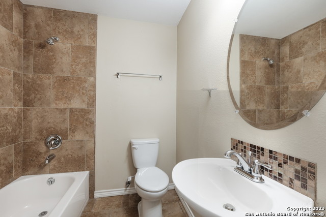 207 Hill St Property Photo 14