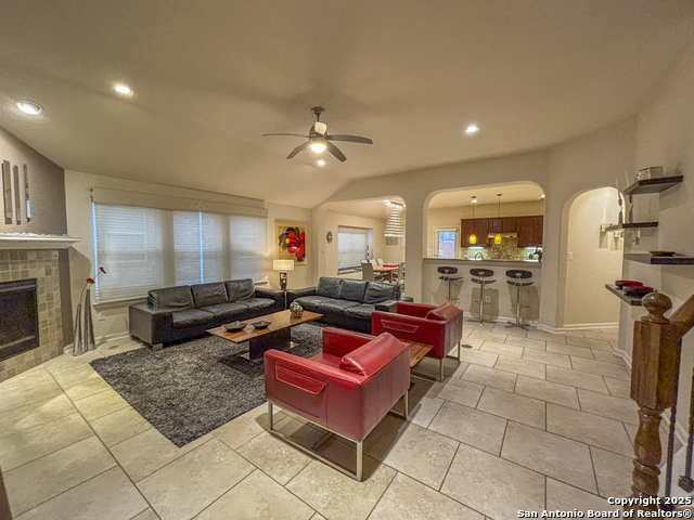 25010 Buttermilk Ln Property Photo 6