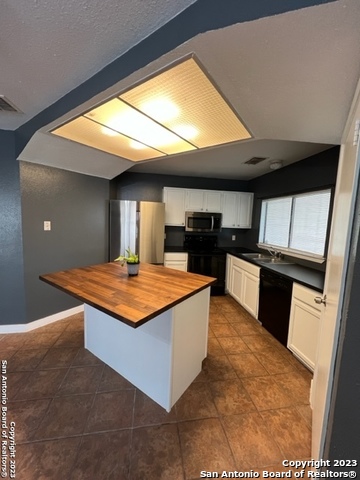 11719 Spring Ridge Dr Property Photo 6