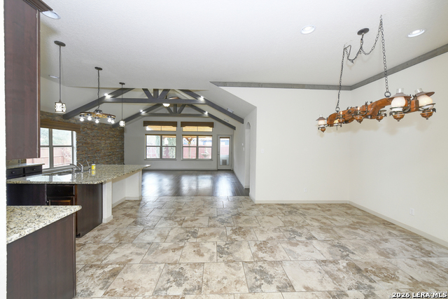 842 Wall Property Photo 3
