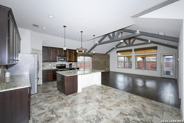 842 Wall Property Photo 4